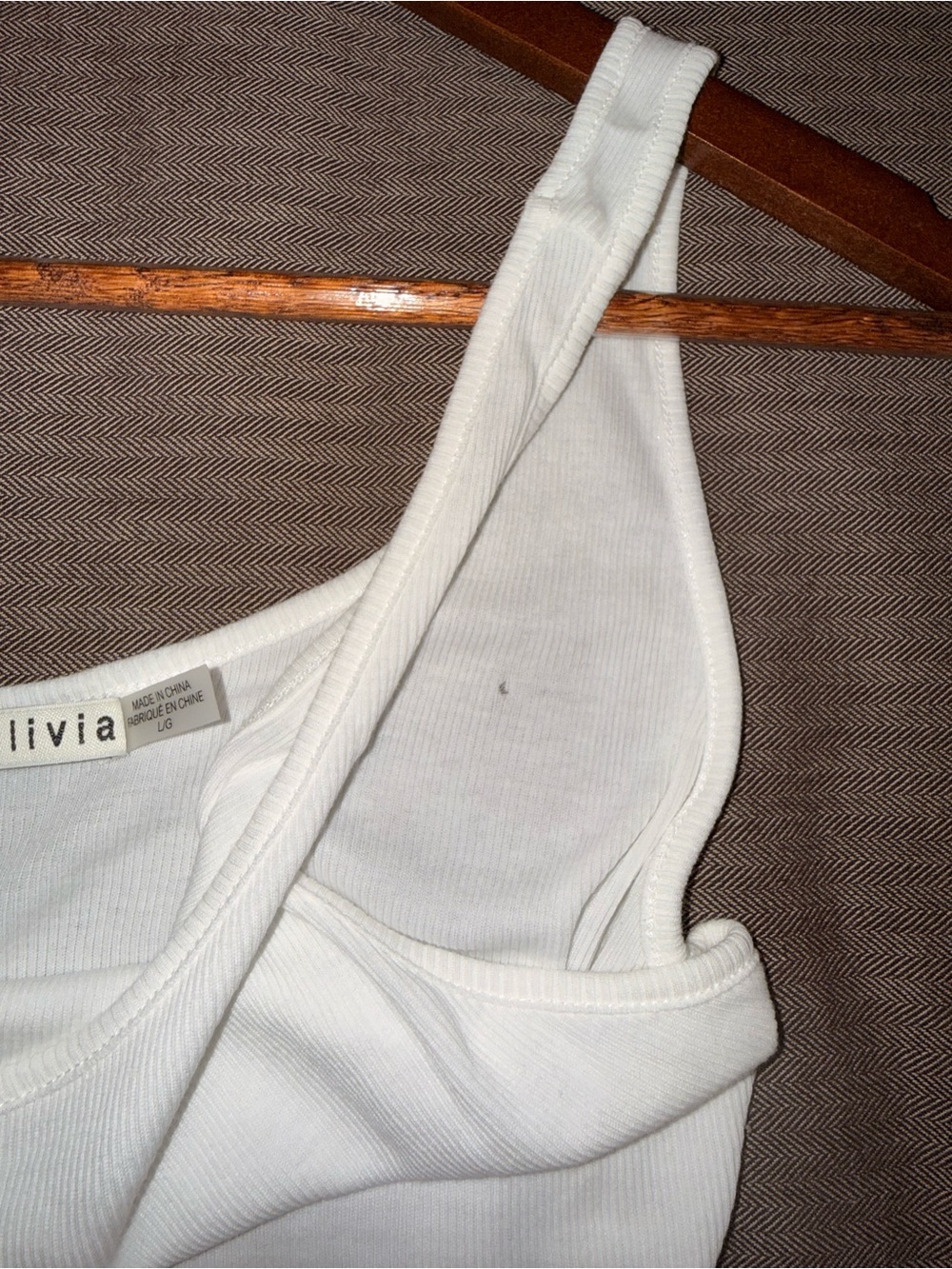 Alice + Olivia White Ribbed Scoop Tank